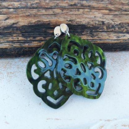 Picture of Ornament-Ohrstecker - Rhombusform aus Resin - dark green